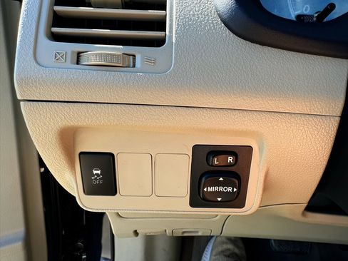 Used 2012 Toyota Corolla LE w/ Premium Pkg image 32