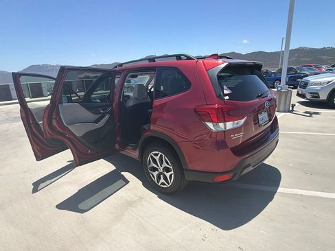 Certified 2023 Subaru Forester Premium AWD/4WD image 15