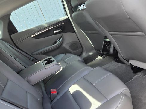 Used 2017 Chevrolet Impala LT w/ Leather Package image 19