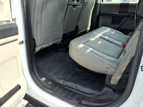 Used 2019 Ford F550 4x4 Crew Cab Super Duty w/ Power Equipment Group image 14