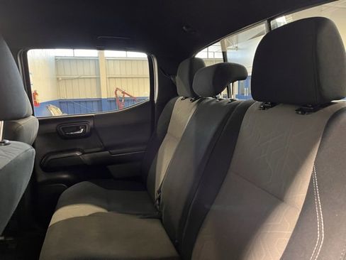 Used 2021 Toyota Tacoma TRD Sport image 17