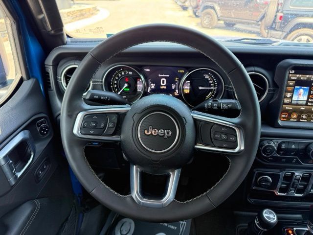 Used 2023 Jeep Wrangler Unlimited Sahara w/ Cold Weather Group AWD/4WD image 19