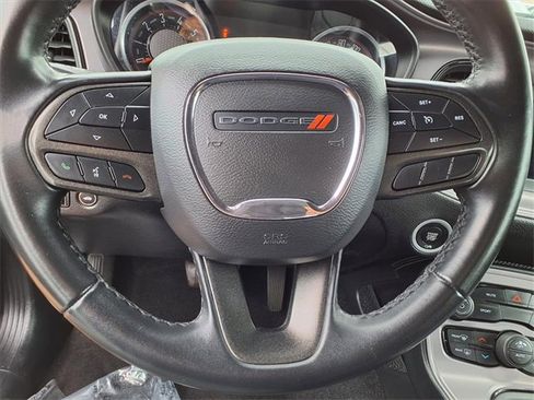 Used 2023 Dodge Challenger SXT image 11