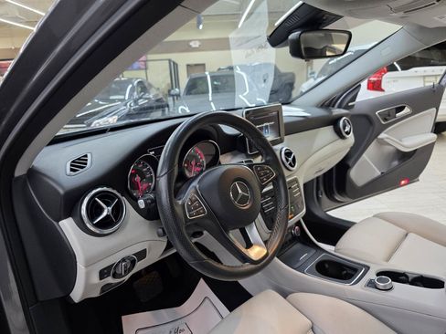 Used 2017 Mercedes-Benz GLA 250 w/ Premium Package image 20