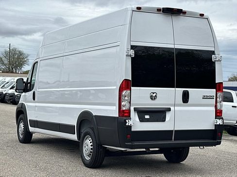 New 2026 RAM ProMaster 3500 w/ Premium Convenience Group FWD image 4