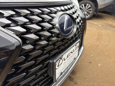 Used 2019 Lexus UX 250h image 32