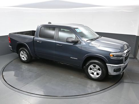 Used 2025 RAM 1500 Big Horn AWD/4WD image 42