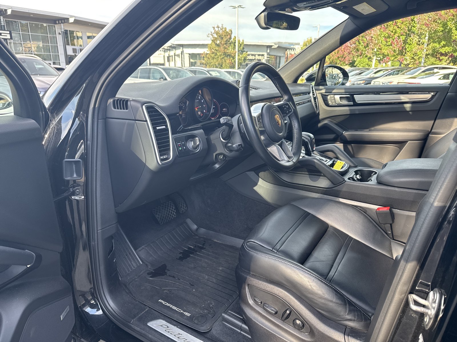 Used 2023 Porsche Cayenne Platinum Edition AWD/4WD image 16