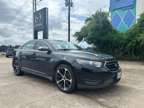 Used 2015 Ford Taurus Limited w/ Equipment Group 301A FWD image 2