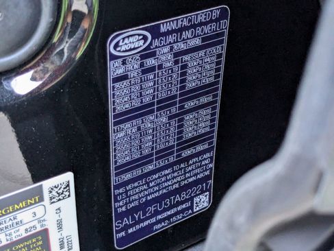 New 2026 Land Rover Range Rover Velar Dynamic SE image 19