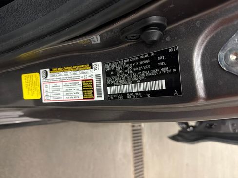 Certified 2021 Toyota Sienna Platinum image 33