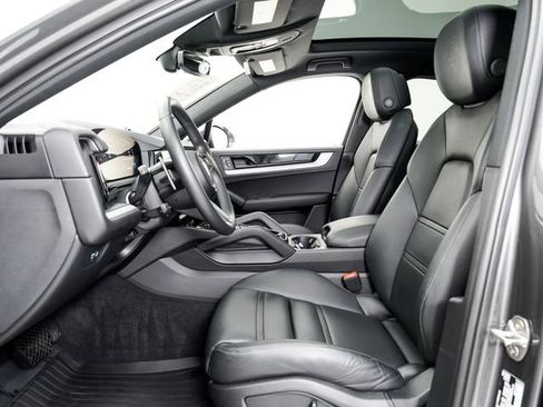 Certified 2024 Porsche Cayenne Coupe AWD/4WD image 6