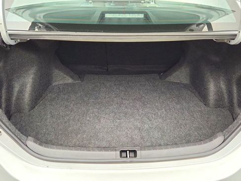 Used 2019 Toyota Corolla LE image 21