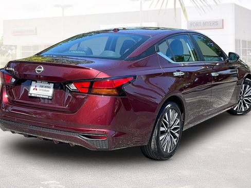 Used 2025 Nissan Altima 2.5 SV FWD image 34