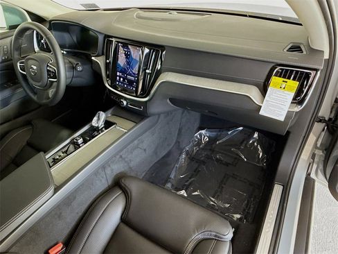 Certified 2026 Volvo V60 B5 Cross Country Ultra w/ Climate Package AWD/4WD image 31