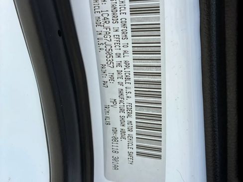 Used 2018 Jeep Grand Cherokee Altitude AWD/4WD image 31