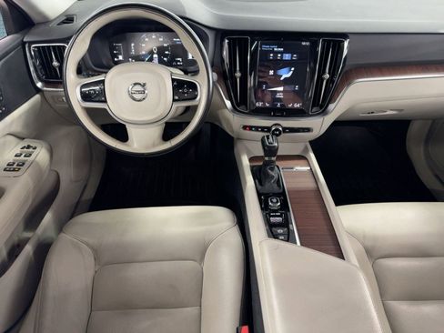 Used 2019 Volvo S60 T5 Momentum image 27