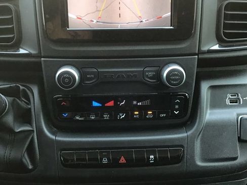 Used 2025 RAM ProMaster 2500 w/ U-Haul Equipment Group FWD image 13