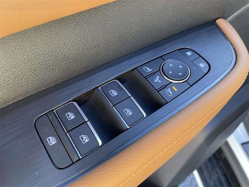 New 2025 Nissan Armada Platinum Reserve image 13