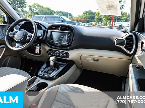 Used 2025 Kia Soul LX w/ LX Technology Package FWD image 30