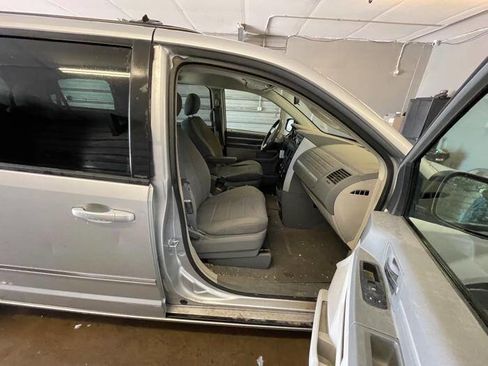 Used 2008 Dodge Grand Caravan SXT image 29