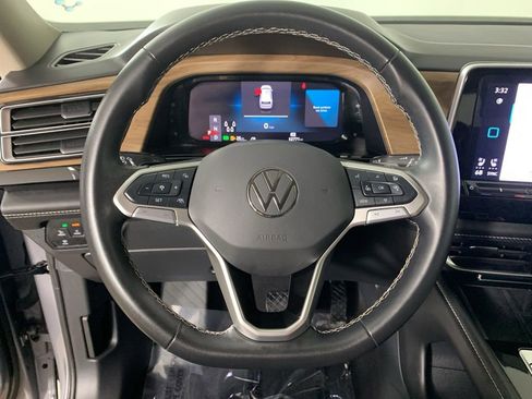Used 2024 Volkswagen Atlas SE AWD/4WD image 23