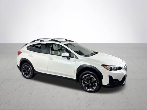 Certified 2022 Subaru Crosstrek 2.0i Premium w/ Moonroof Package image 5