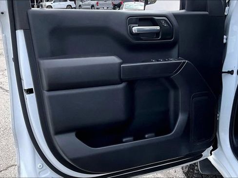 Used 2025 Chevrolet Silverado 1500 Custom Trail Boss w/ LPO, Dark Essentials Package AWD/4WD image 21