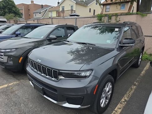 Used 2022 Jeep Grand Cherokee L Limited AWD/4WD image 3