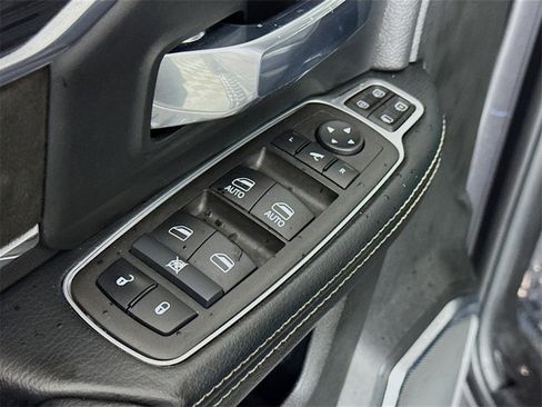 Used 2024 RAM 2500 Laramie w/ Night Edition image 17