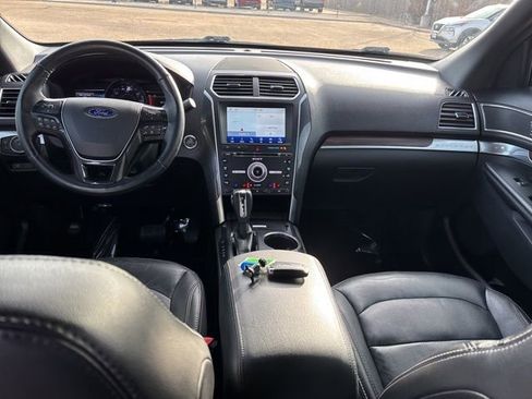 Used 2018 Ford Explorer Limited image 22