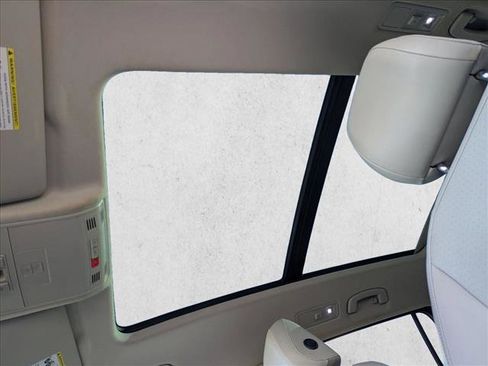 Used 2020 Volkswagen Tiguan SE w/ Panoramic Sunroof Package image 14