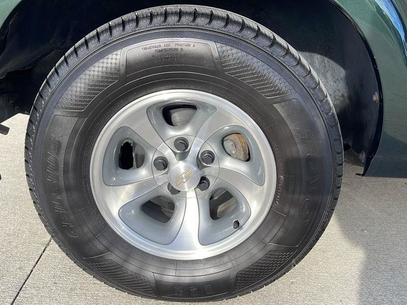 Used 2001 Chevrolet S10 Pickup LS w/ Preferred Equipment Group RWD image 17