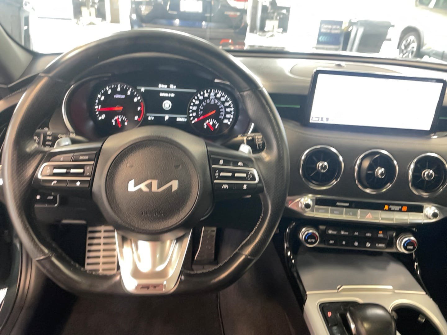 Used 2023 Kia Stinger GT2 AWD/4WD image 17
