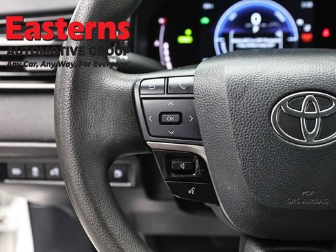 Used 2025 Toyota Camry LE FWD image 14