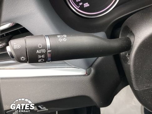 Used 2023 Buick Enclave Essence FWD image 31