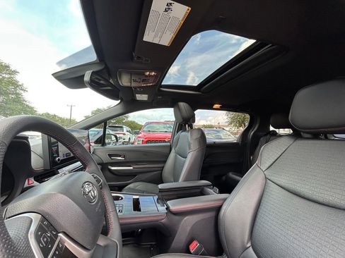 Used 2025 Toyota Sienna XSE image 12