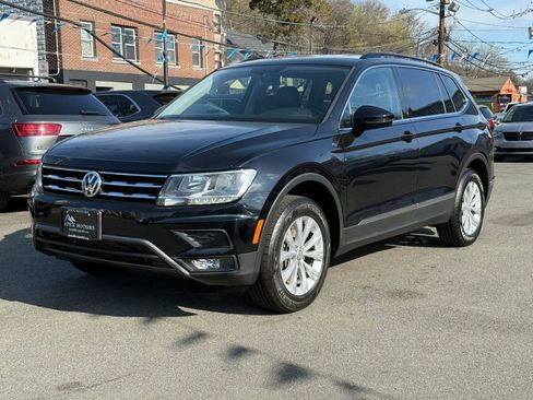 Used 2018 Volkswagen Tiguan SE AWD/4WD image 1