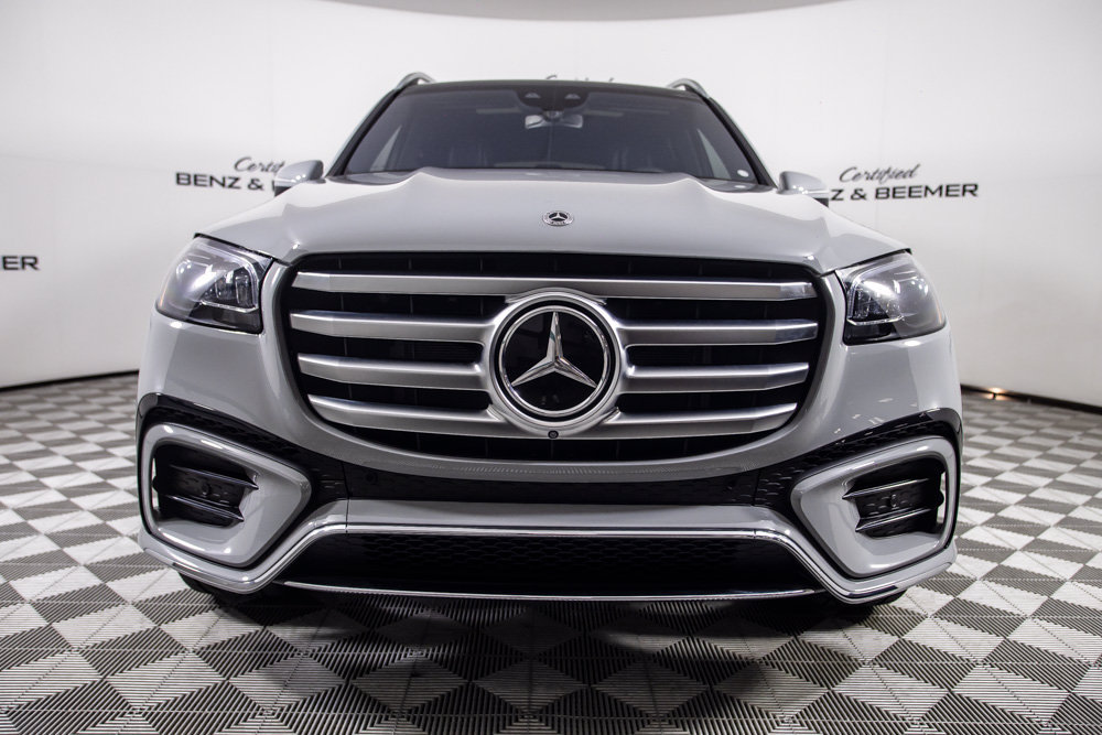 Used 2025 Mercedes-Benz GLS 580 4MATIC image 5