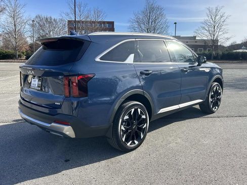 Used 2025 Kia Sorento EX w/ Panoramic Sunroof Package AWD/4WD image 7