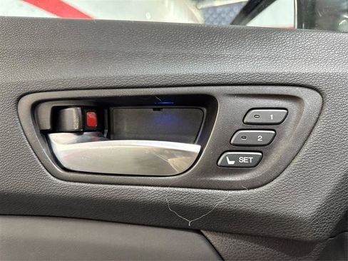 Used 2016 Acura TLX FWD image 20
