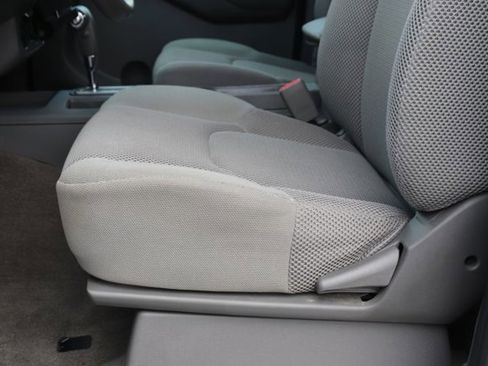 Used 2009 Nissan Frontier SE w/ SE Value Truck Pkg RWD image 10