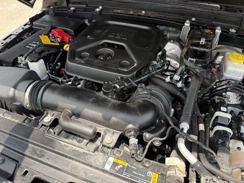 Used 2024 Jeep Wrangler Unlimited Sport AWD/4WD image 33