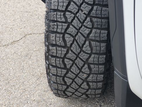 Used 2025 GMC Sierra 1500 AT4 AWD/4WD image 11
