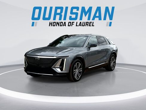 Used 2024 Cadillac Lyriq Luxury w/ LPO, Floor Liner Package AWD/4WD image 4
