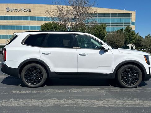Used 2022 Kia Telluride SX w/ SX Prestige Package AWD/4WD image 3