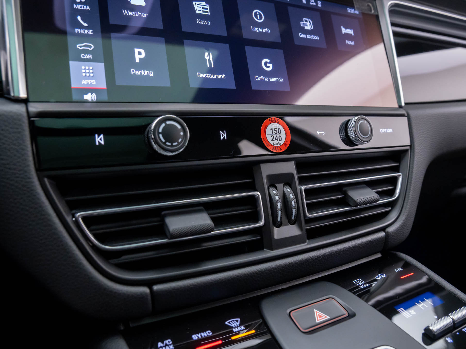 Certified 2026 Porsche Macan AWD/4WD image 26