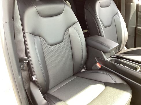 New 2026 Jeep Compass Latitude AWD/4WD image 16