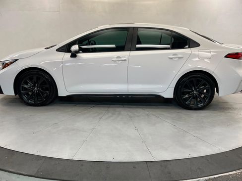 Used 2024 Toyota Corolla SE w/ SE Premium Package FWD image 2