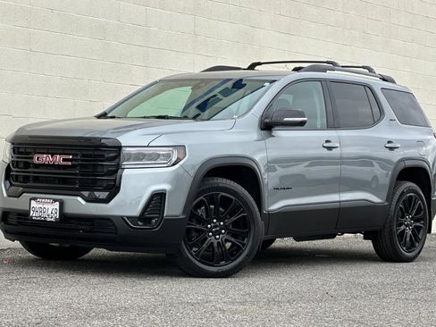 Certified 2023 GMC Acadia SLT w/ Elevation Edition FWD image 8